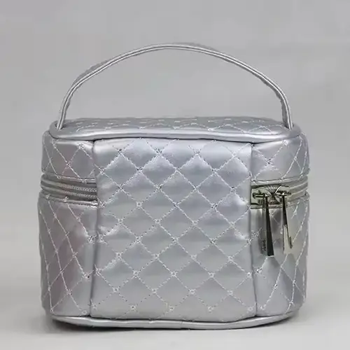 OEM New Style Grid Waterproof Pretty Makeup Bags Silver Girls Leather Cosmetic Bags